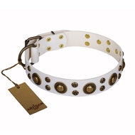 English Bulldog Collar by FDT Artisan "White Gentle Feather" English Bulldog Collar by FDT Artisan "White Gentle Feather"